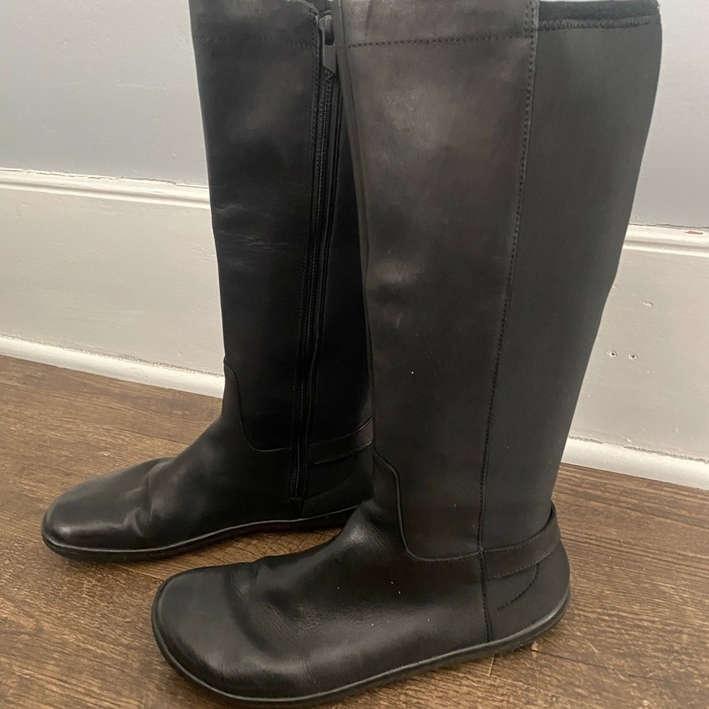 Vivobarefoot Ryder II Women's Black barefoot/zero drop Leather Boots, size 10